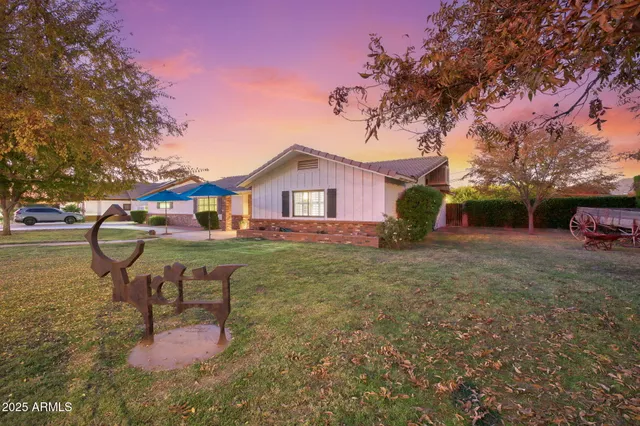 $1,400,000 | 3542 East Camelback Road, Phoenix, AZ 85018