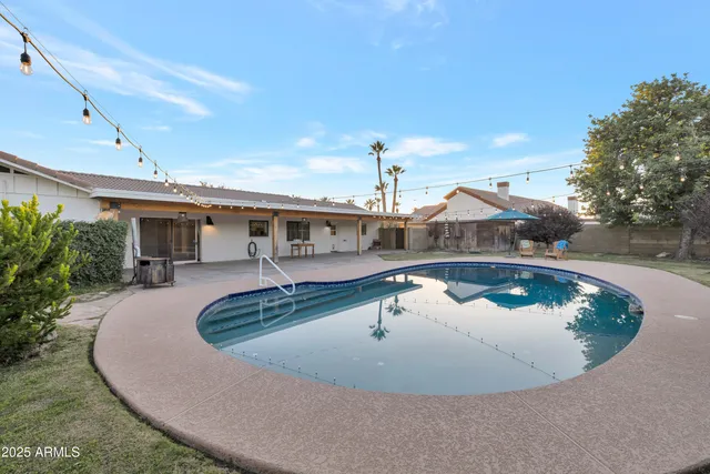 $1,400,000 | 3542 East Camelback Road, Phoenix, AZ 85018