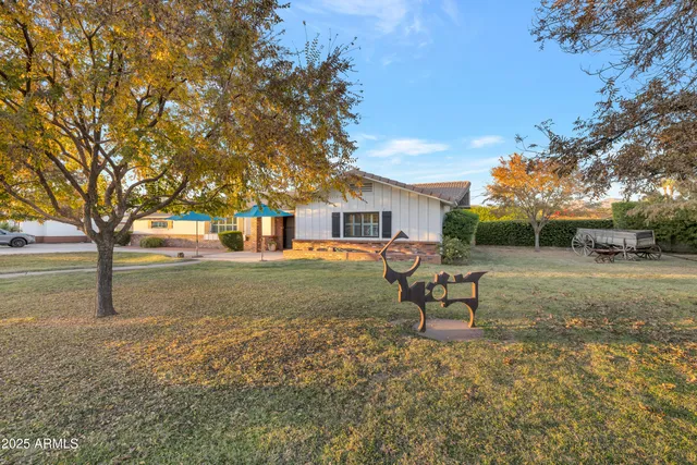 $1,400,000 | 3542 East Camelback Road, Phoenix, AZ 85018