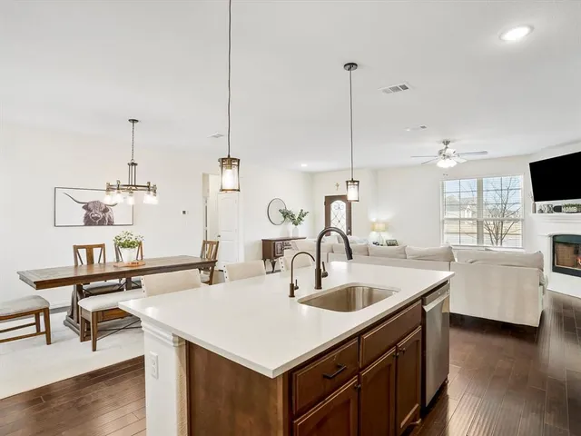 $3,700 | 173 Mdw Vista Drive, Rhome, TX 76078