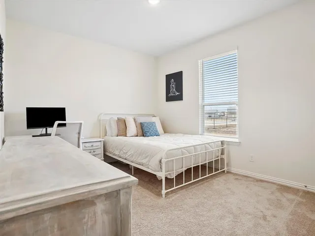 $3,700 | 173 Mdw Vista Drive, Rhome, TX 76078