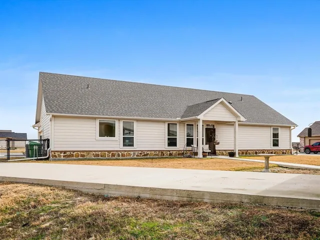 $3,700 | 173 Mdw Vista Drive, Rhome, TX 76078