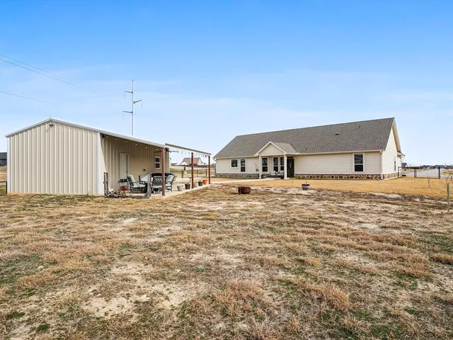 $3,700 | 173 Mdw Vista Drive, Rhome, TX 76078