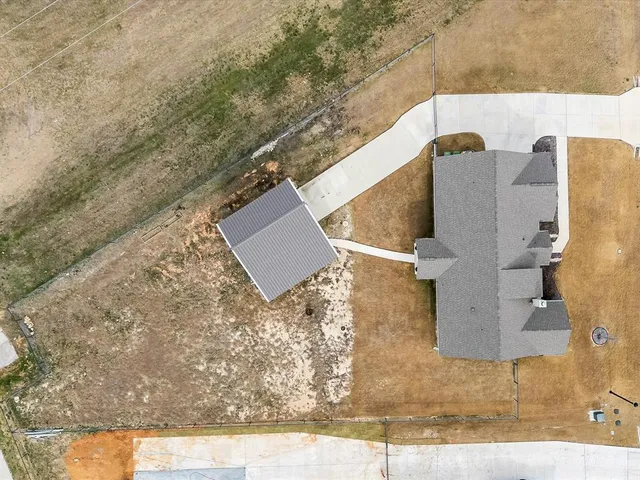 $3,700 | 173 Mdw Vista Drive, Rhome, TX 76078