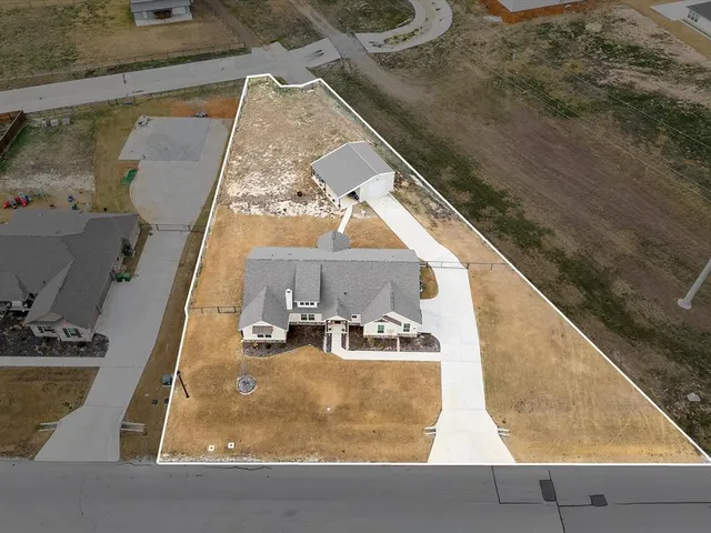 $3,700 | 173 Mdw Vista Drive, Rhome, TX 76078