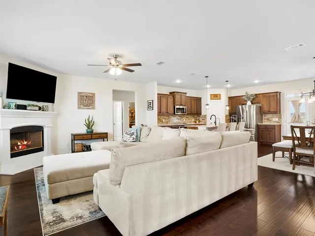 $3,700 | 173 Mdw Vista Drive, Rhome, TX 76078