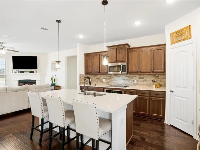 $3,700 | 173 Mdw Vista Drive, Rhome, TX 76078