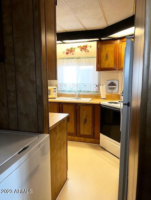 200 East Knox Road, Unit 34 Chandler, AZ 85225 - Photo 5 of 33 KITCHEN 3-2 (3)