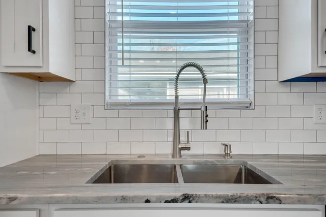 $2,150 | 508 Spears Avenue, Chattanooga, TN 37405