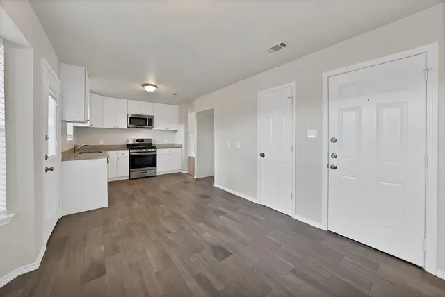 $475,000 | 460 Caviness Drive, Grapevine, TX 76051