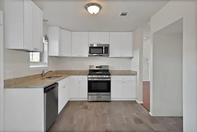 $475,000 | 460 Caviness Drive, Grapevine, TX 76051