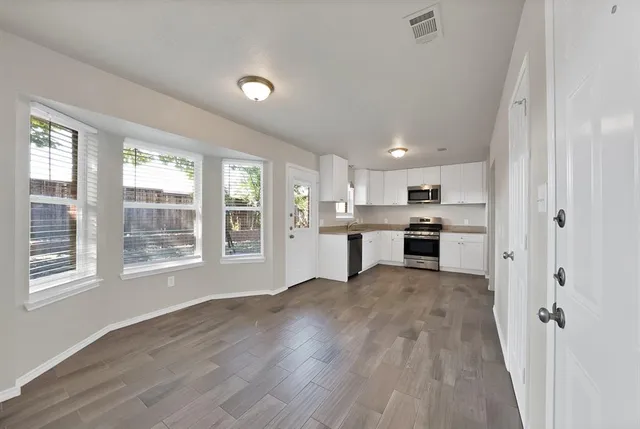 $475,000 | 460 Caviness Drive, Grapevine, TX 76051