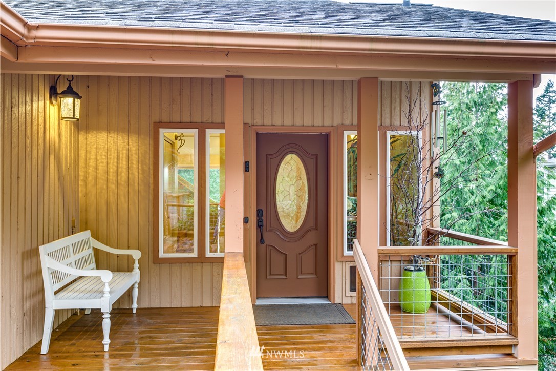 220 Sea Pines Road Bellingham, WA 98229 - Photo 2 of 40 a front view of a house with garden