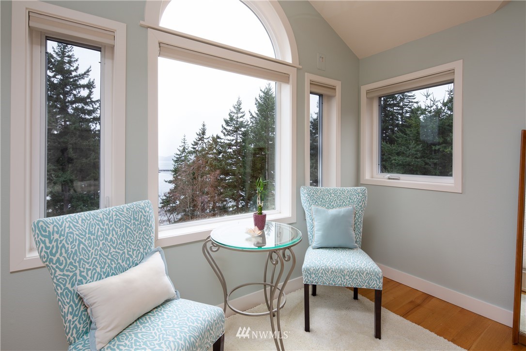 220 Sea Pines Road Bellingham, WA 98229 - Photo 14 of 40 a dining room with furniture and window