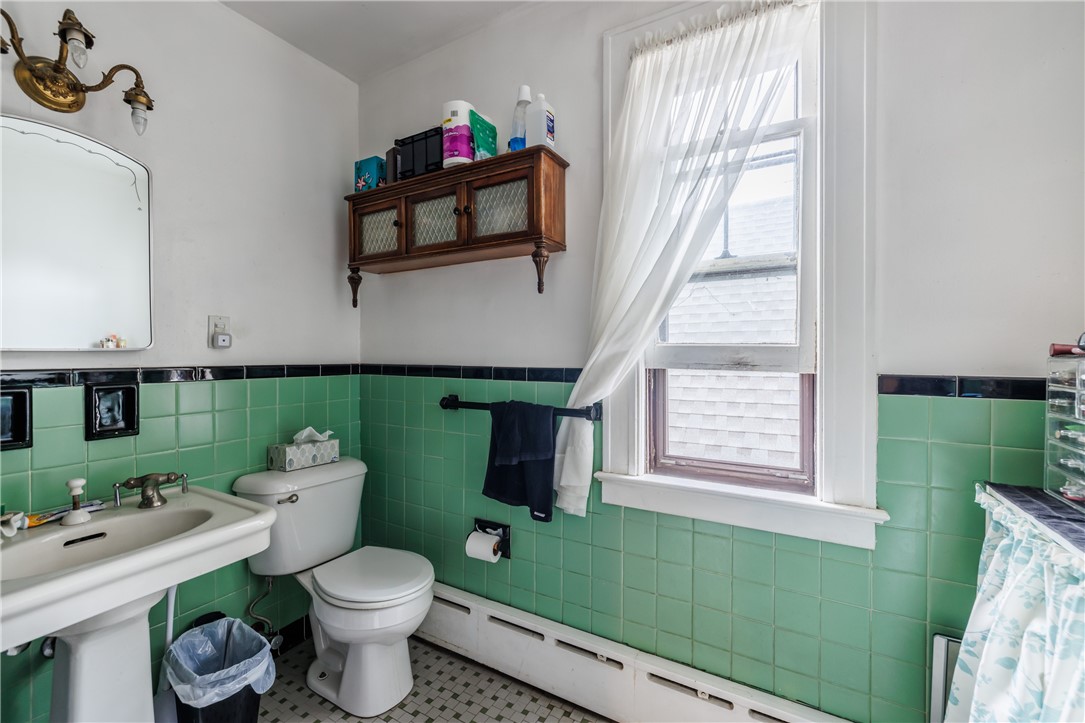 114 Field Street Rochester, NY 14620 - Photo 15 of 50