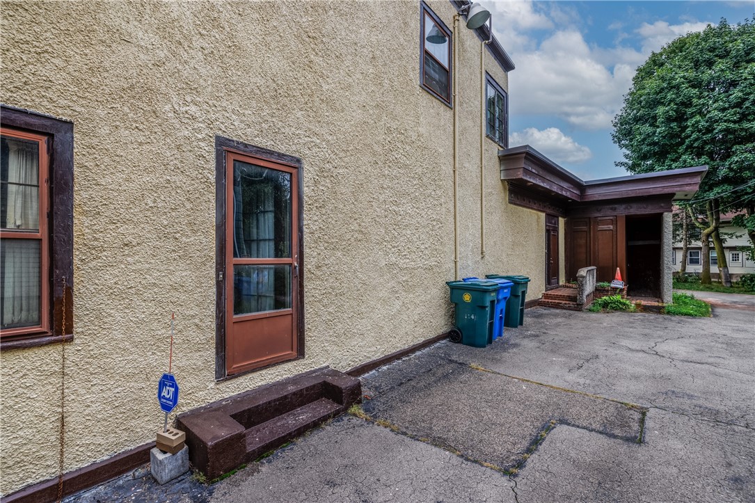 114 Field Street Rochester, NY 14620 - Photo 3 of 50