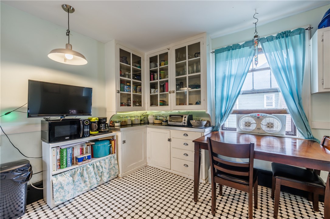 114 Field Street Rochester, NY 14620 - Photo 7 of 50