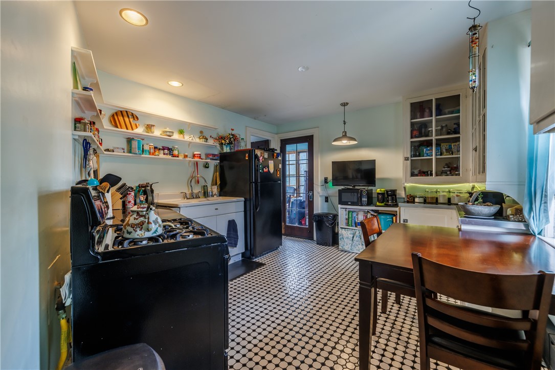 114 Field Street Rochester, NY 14620 - Photo 8 of 50