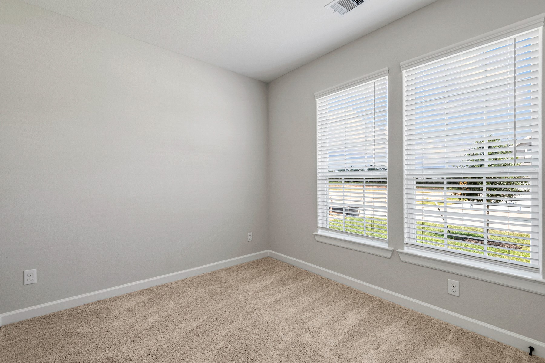15765 Bayberry Trce Drive Conroe, TX 77303 - Photo 12 of 21 an empty room with a window
