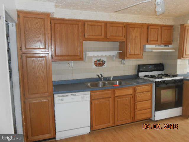 2735 Yarnall Road Baltimore, MD 21227 - Photo 11 of 18 Kitchen