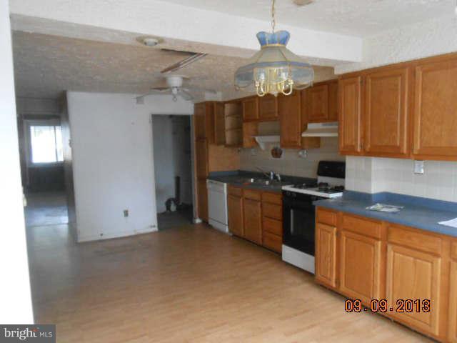 2735 Yarnall Road Baltimore, MD 21227 - Photo 13 of 18 Kitchen