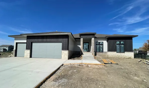 $649,995 | 1106 West Lakeway Court, Andover, KS 67002