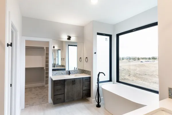 $649,995 | 1106 West Lakeway Court, Andover, KS 67002