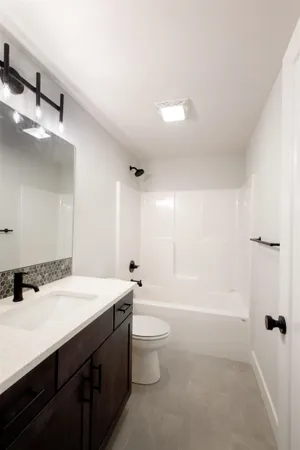 $649,995 | 1106 West Lakeway Court, Andover, KS 67002