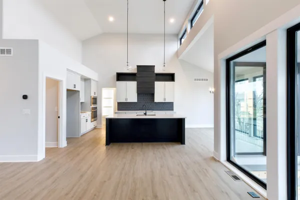 $649,995 | 1106 West Lakeway Court, Andover, KS 67002