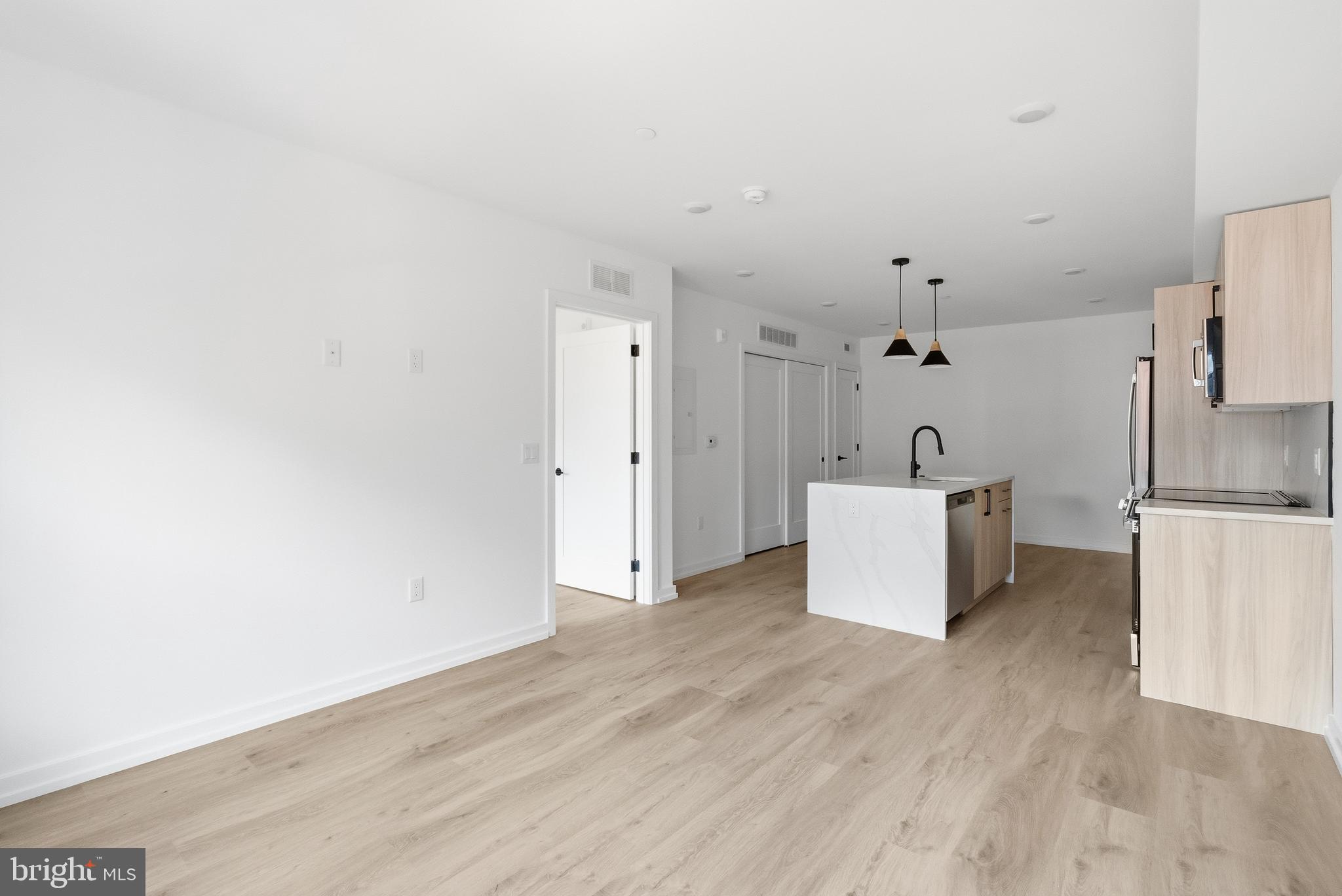 209 New Street, Unit 4B Philadelphia, PA 19106 - Photo 6 of 21