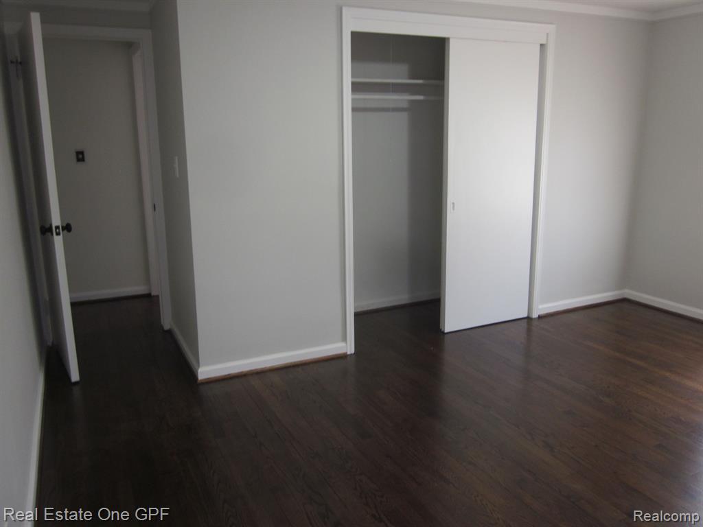 1878 Prestwick Road Grosse Pointe Woods, MI 48236 - Photo 23 of 35