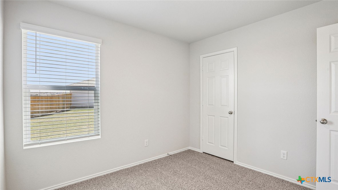 1303 Newey Circle Temple, TX 76504 - Photo 31 of 33 a view of an empty room with a window