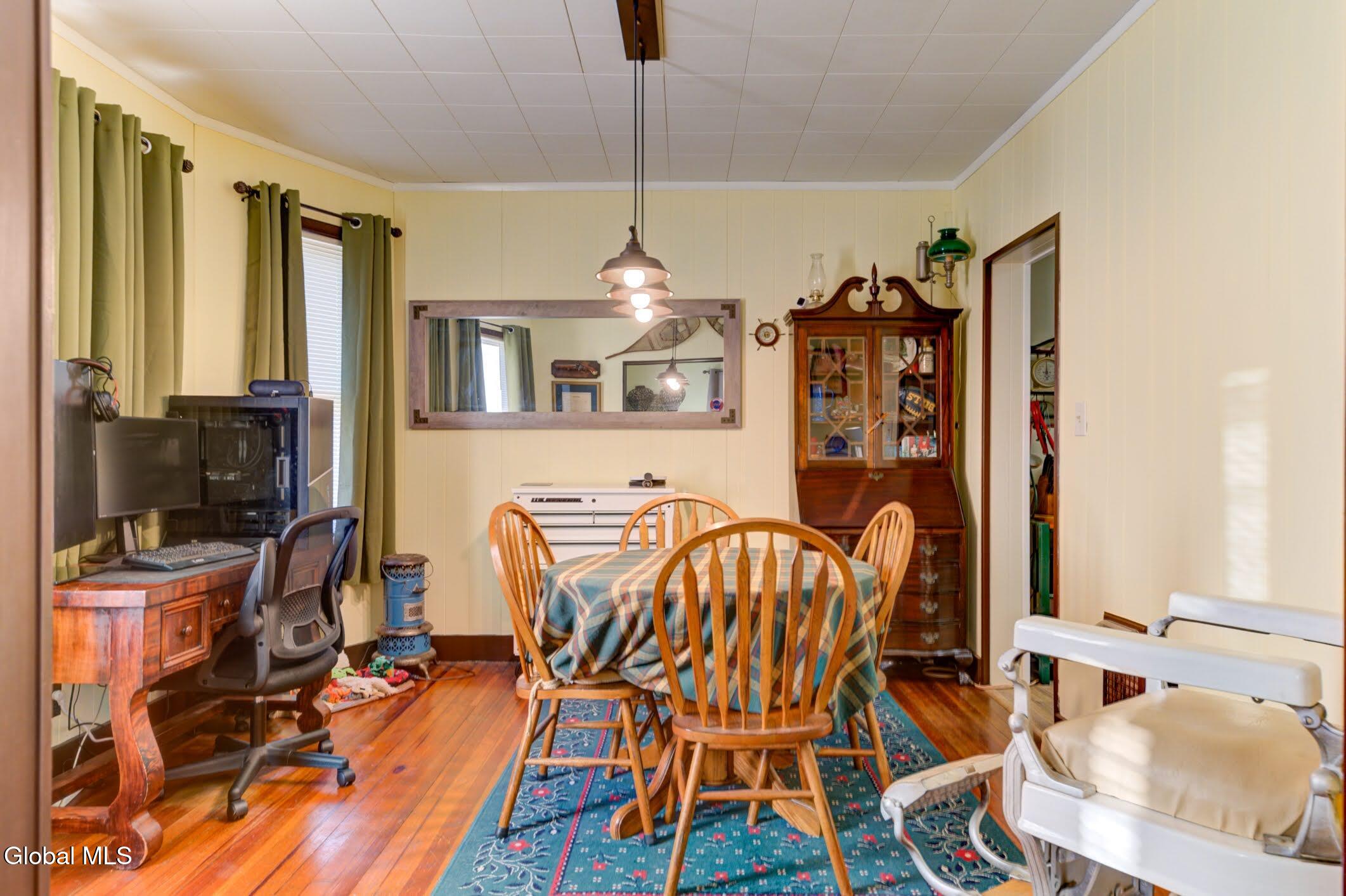 876 Thompson Street Schenectady, NY 12306 - Photo 10 of 30 5-876 Thompson