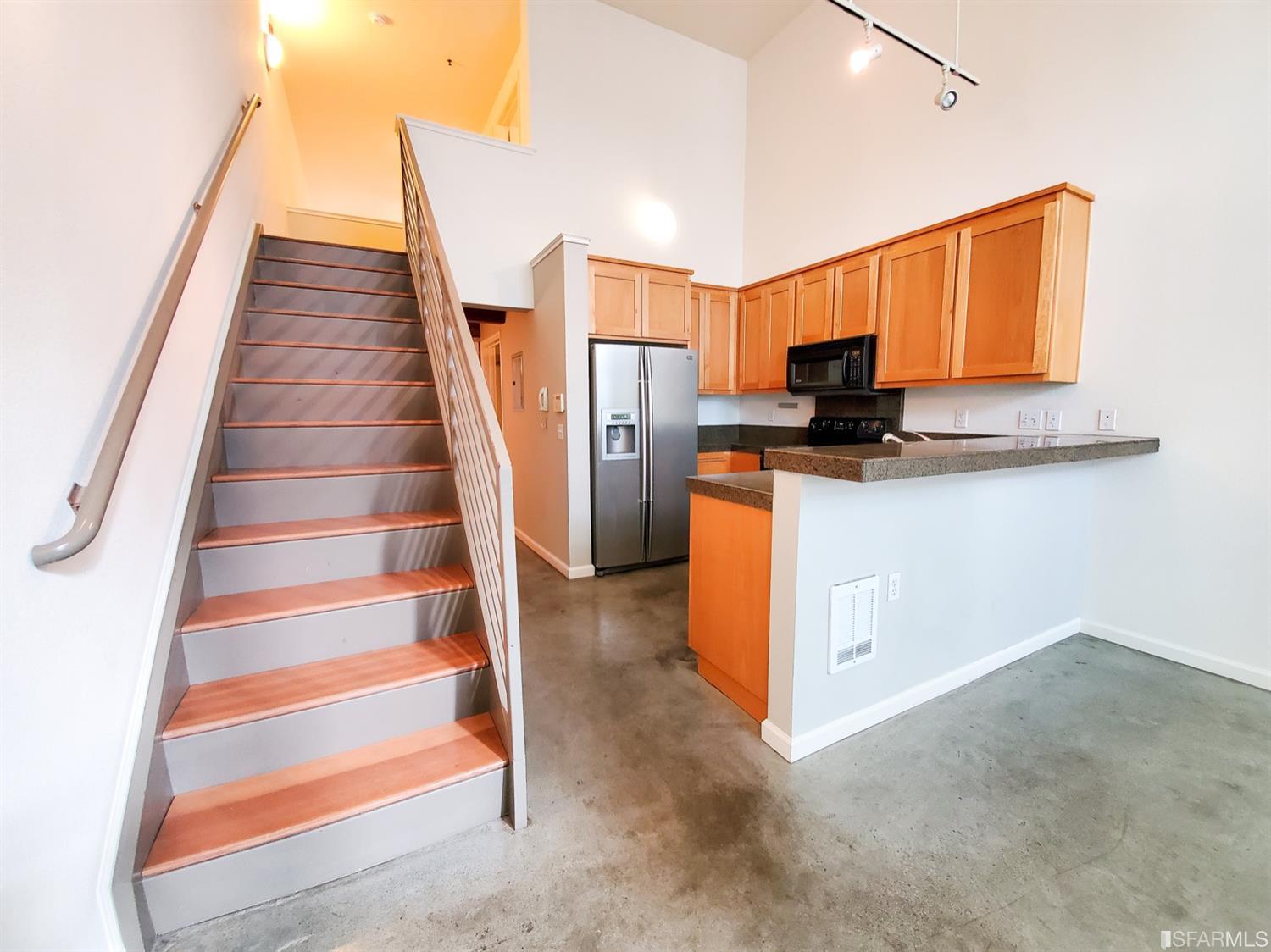 655 12th Street Oakland, CA 94607 - Photo 2 of 37