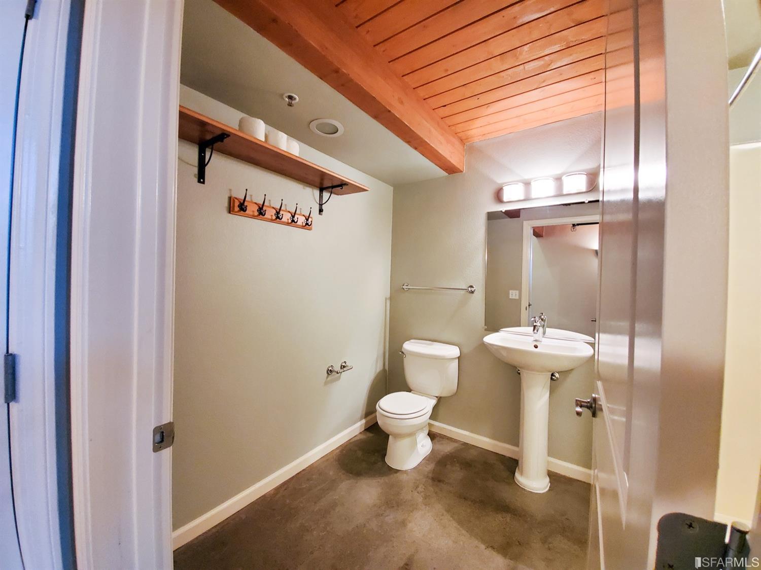 655 12th Street Oakland, CA 94607 - Photo 25 of 37