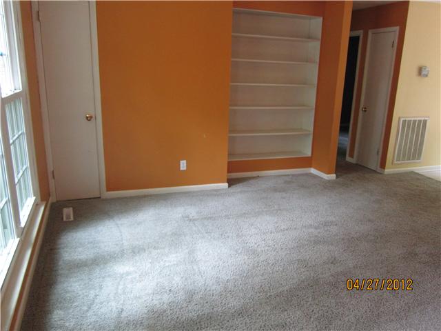 105 Robinson Road Dickson, TN 37055 - Photo 2 of 9 Living room