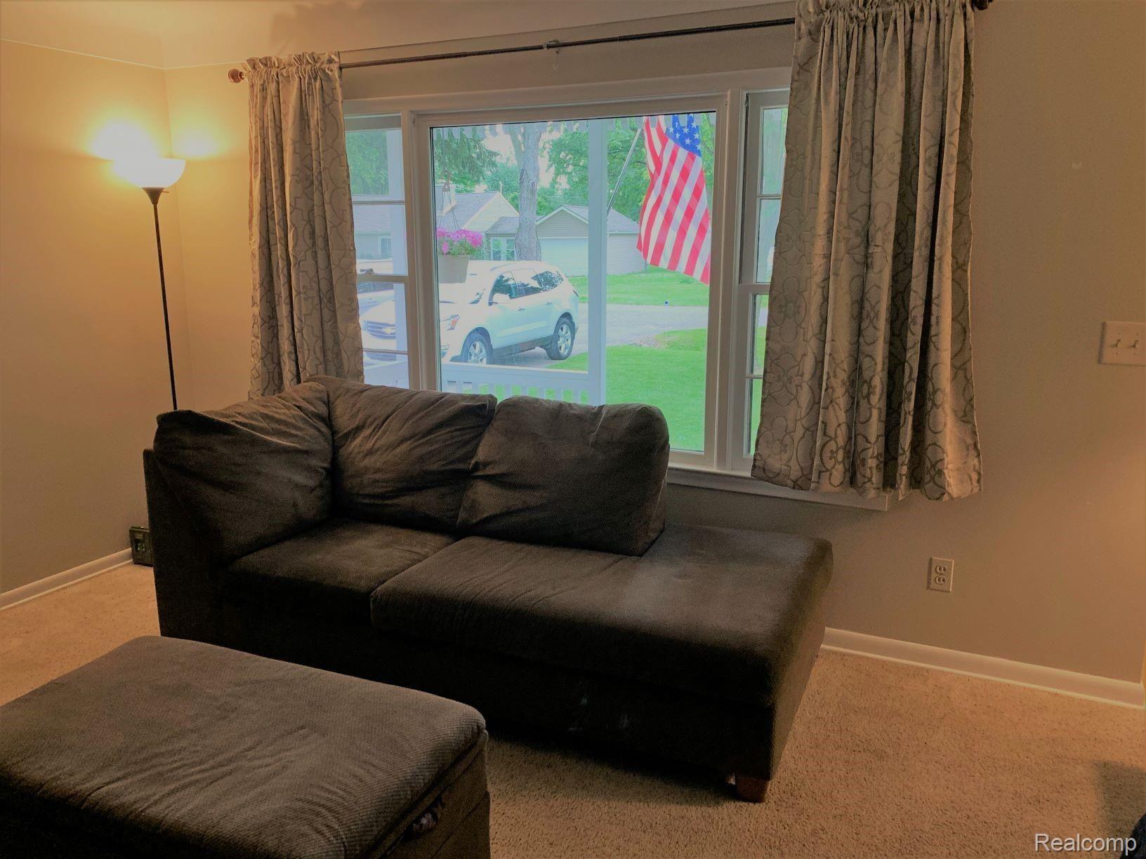 36550 Mapleridge Street Clinton Township, MI 48035 - Photo 3 of 32 living rm.jpg