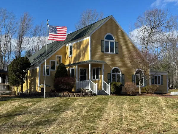 $850,000 | 32 Lindsay Road, Hooksett, NH 03106