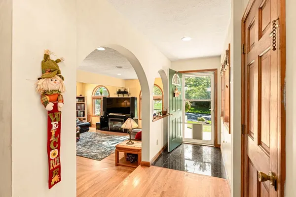 $850,000 | 32 Lindsay Road, Hooksett, NH 03106