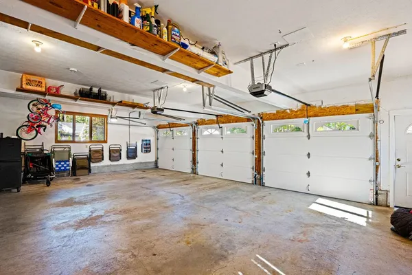 $850,000 | 32 Lindsay Road, Hooksett, NH 03106