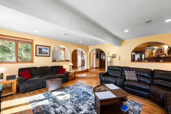 $850,000 | 32 Lindsay Road, Hooksett, NH 03106