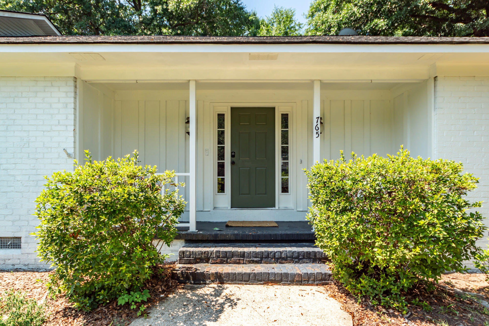 765 Leafwood Road Charleston, SC 29412 - Photo 2 of 37 02