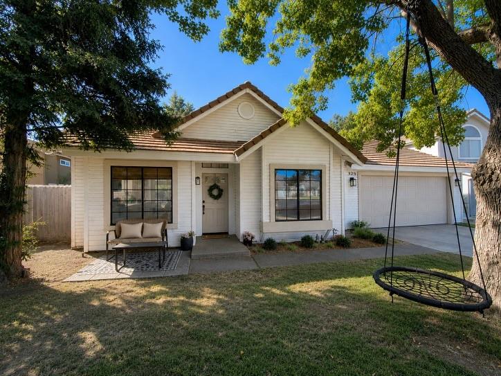 325 West Decatur Avenue Clovis, CA 93611 - Photo 1 of 13 Gallery Image 1