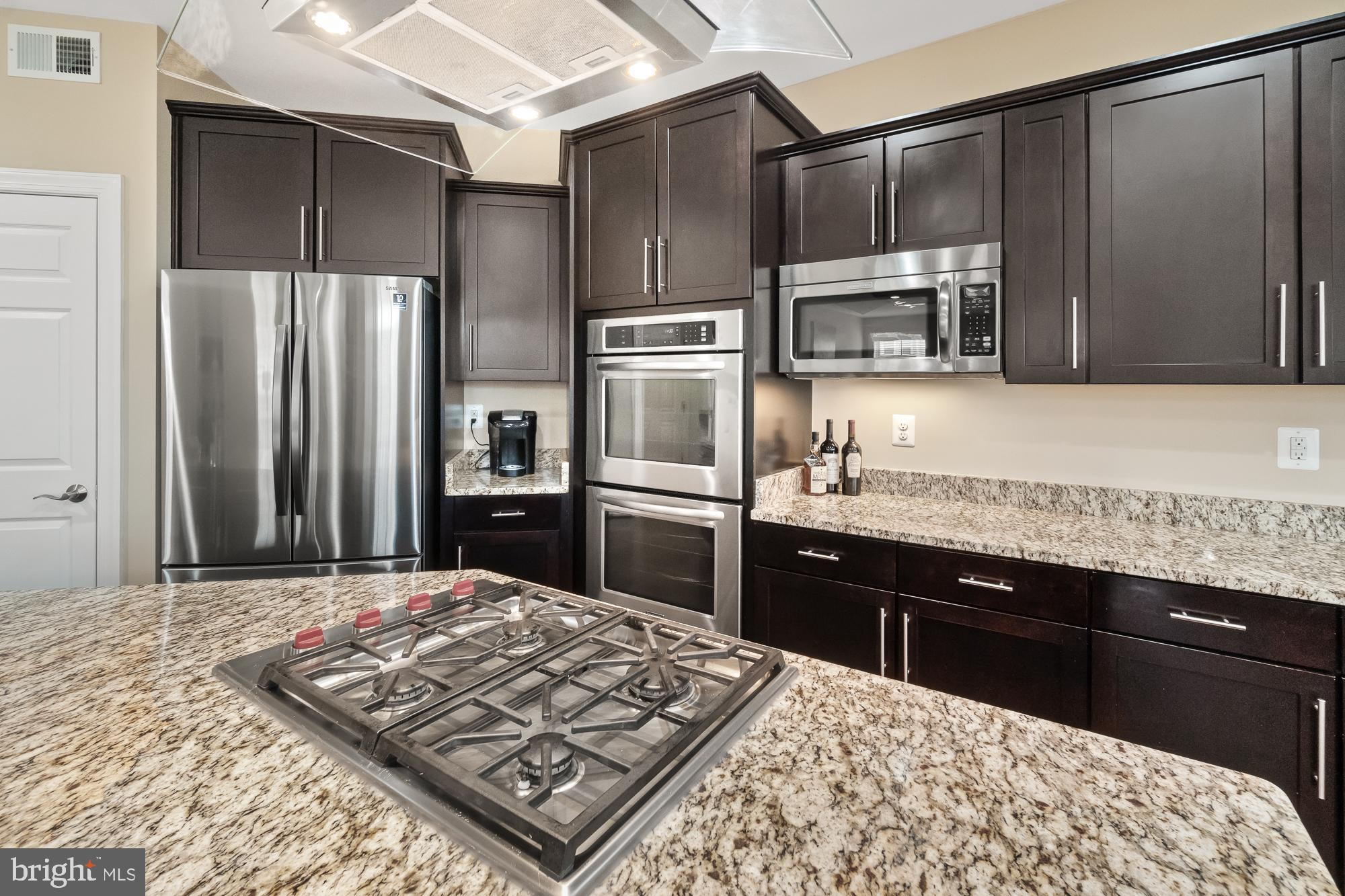 17914 Dr Walling Road Poolesville, MD 20837 - Photo 20 of 86 Gas cooking --- of course!