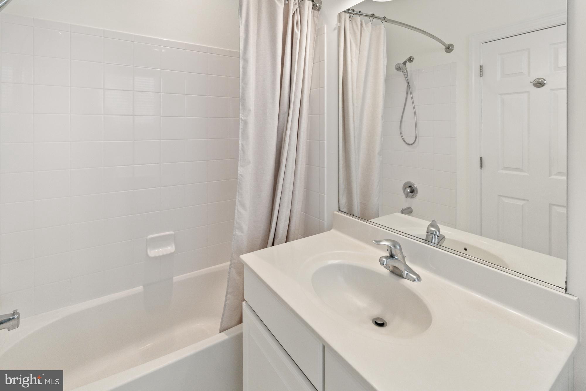 17914 Dr Walling Road Poolesville, MD 20837 - Photo 49 of 86 Bedroom #2 bath