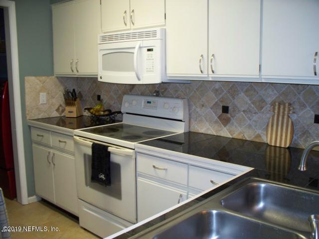 5033 Fulham Road South Jacksonville, FL 32244 - Photo 7 of 7 Kitchen