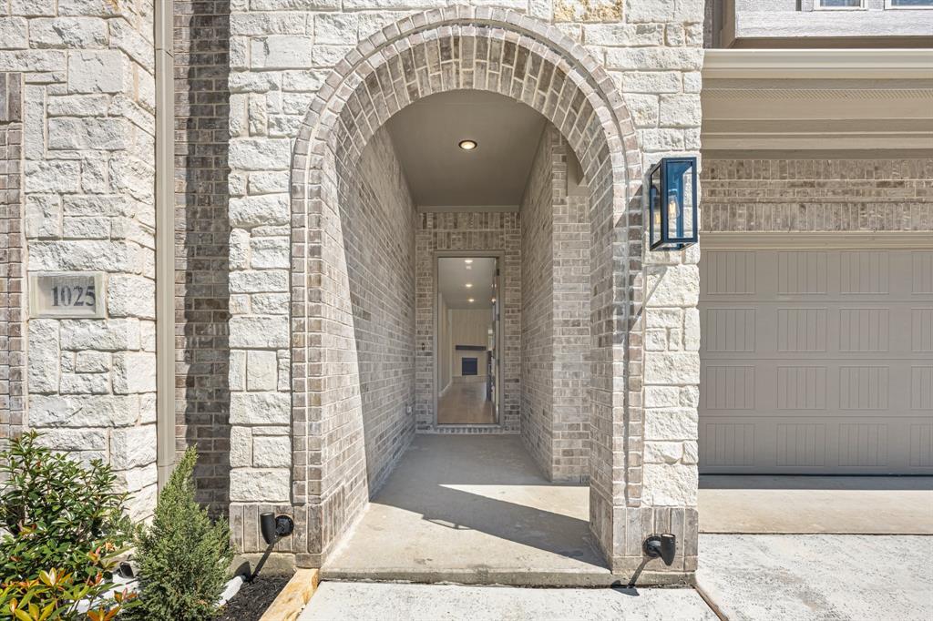 1025 Raptor Road Alvarado, TX 76009 - Photo 3 of 40