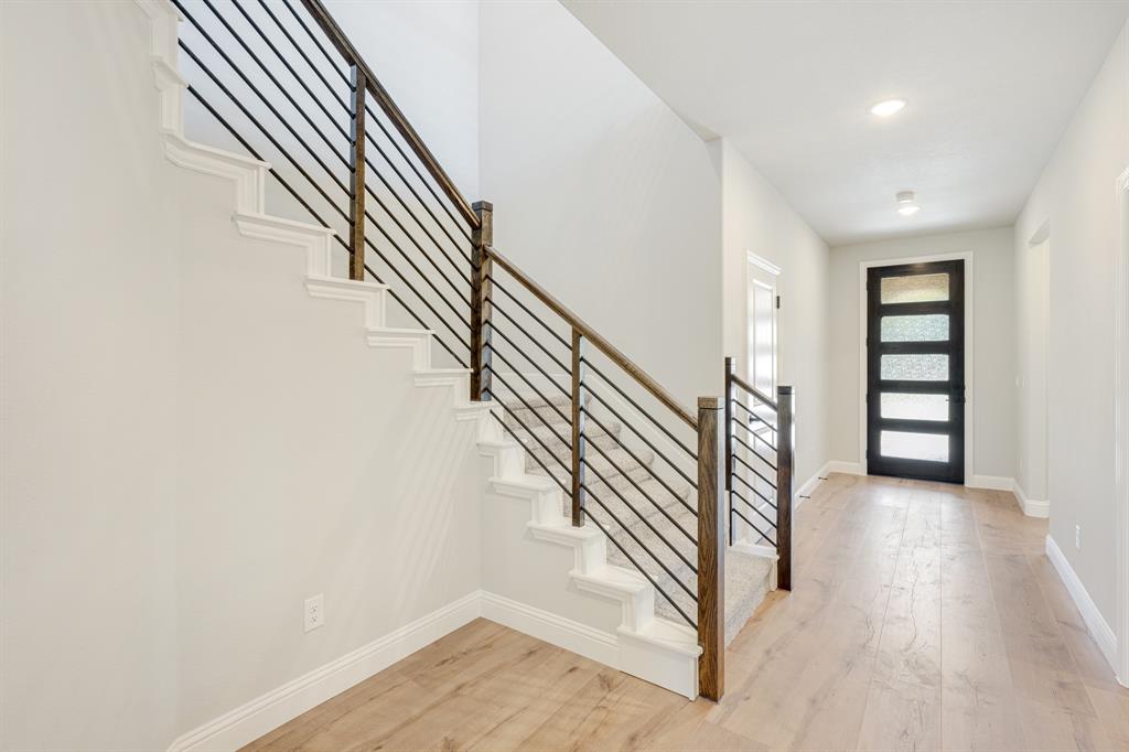 1025 Raptor Road Alvarado, TX 76009 - Photo 4 of 40 an entryway in a hall with a window