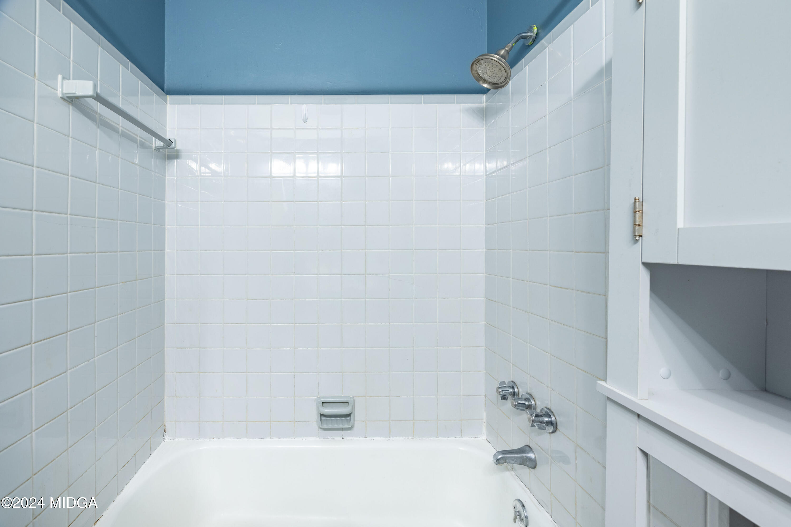 101 Ridgedale Drive Warner Robins, GA 31088 - Photo 17 of 24 share bathroom