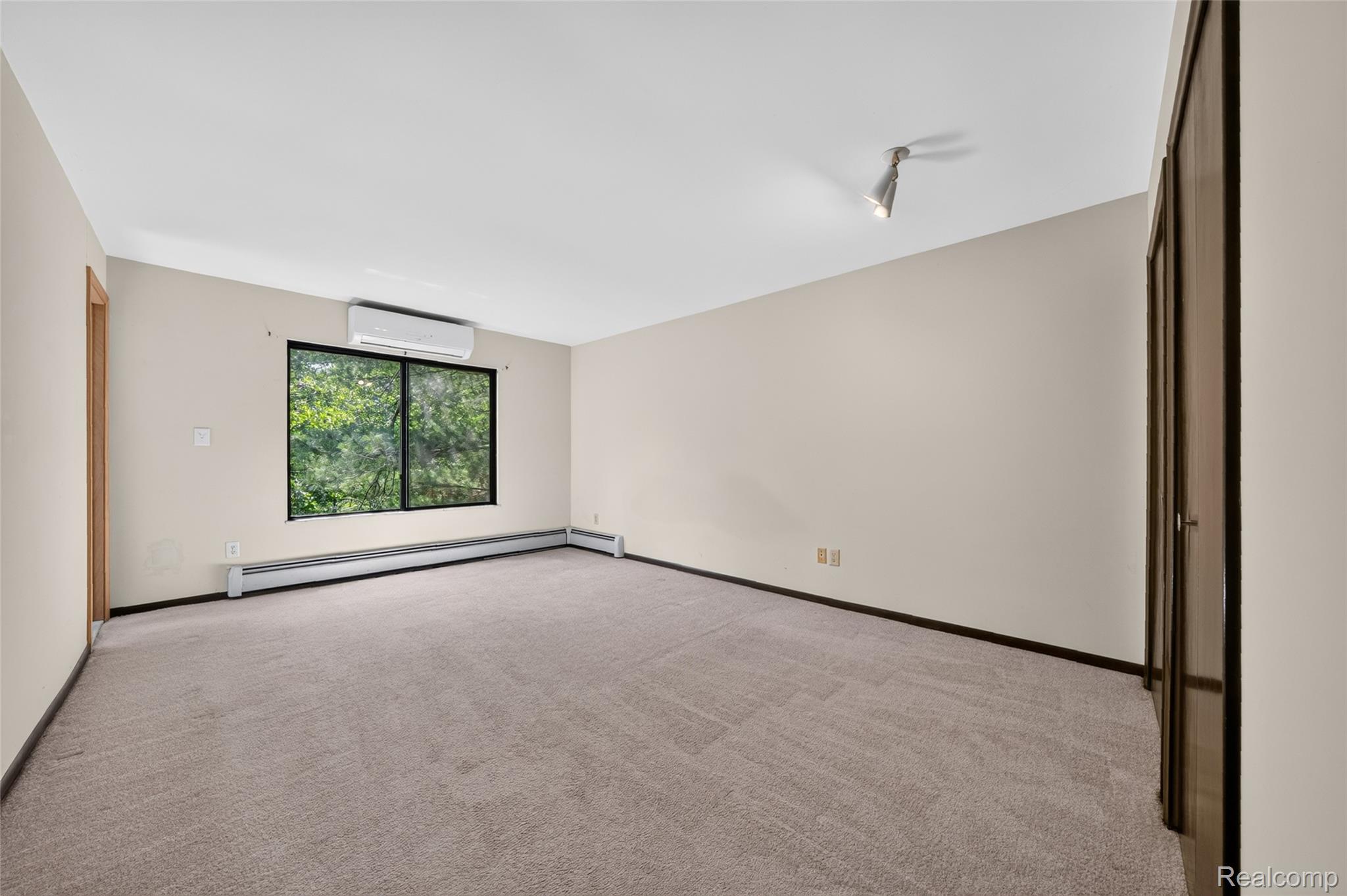4565 Brookside Road Fenton, MI 48430 - Photo 29 of 50 4565 Brookside Rd Fenton HDR-127.jpg